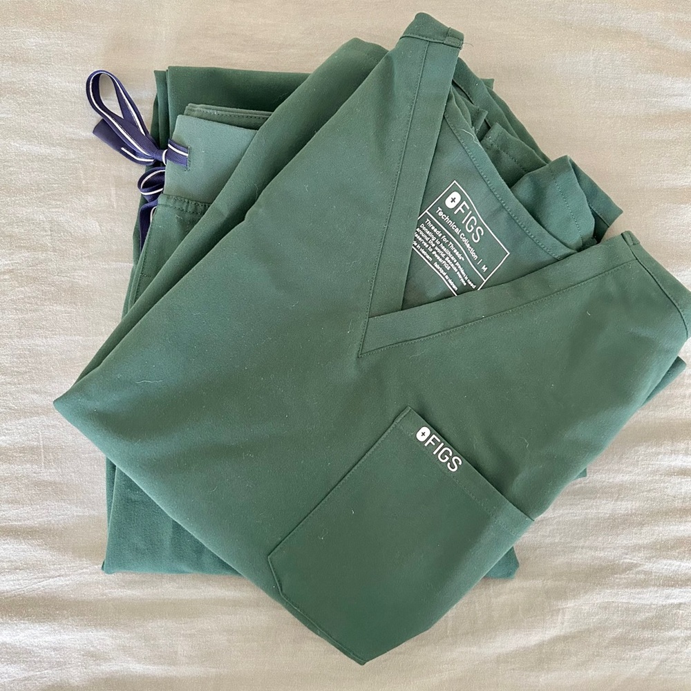 FIGS scrubs set British Racing Green size Medium M